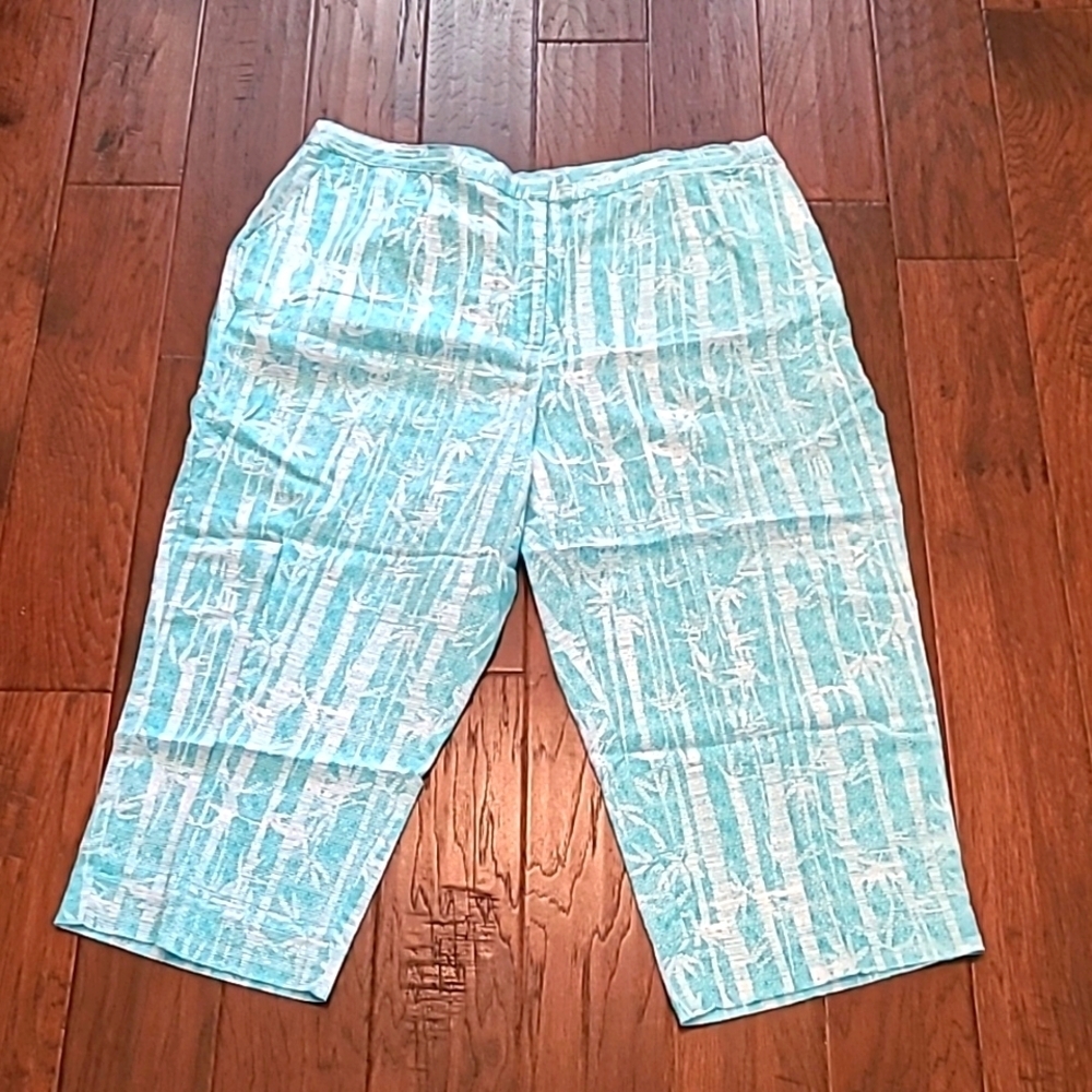 NWT Ruby Rd Teal & White Linen Blend Cropped Pants size 22W.